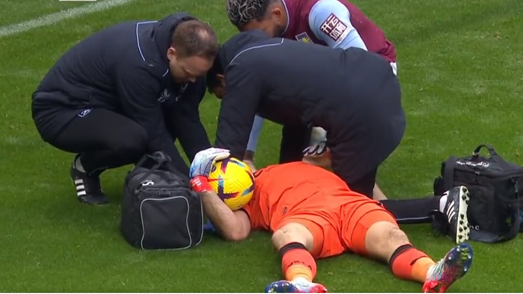 Choque de 'Dibú' Martínez