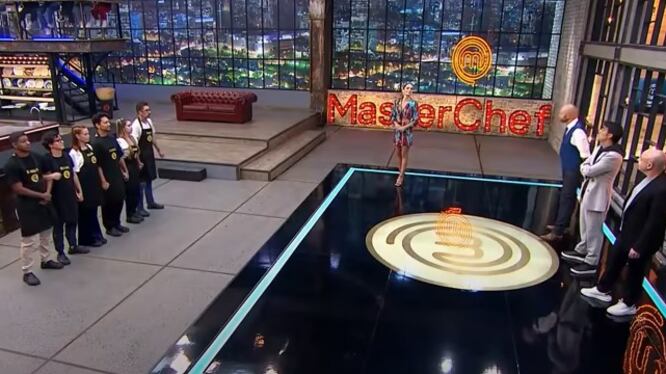 El actor de la película ‘Sound of Freedom’ fue el octavo eliminado de 'MasterChef Celebrity Colombia' y las reacciones no han cesado.