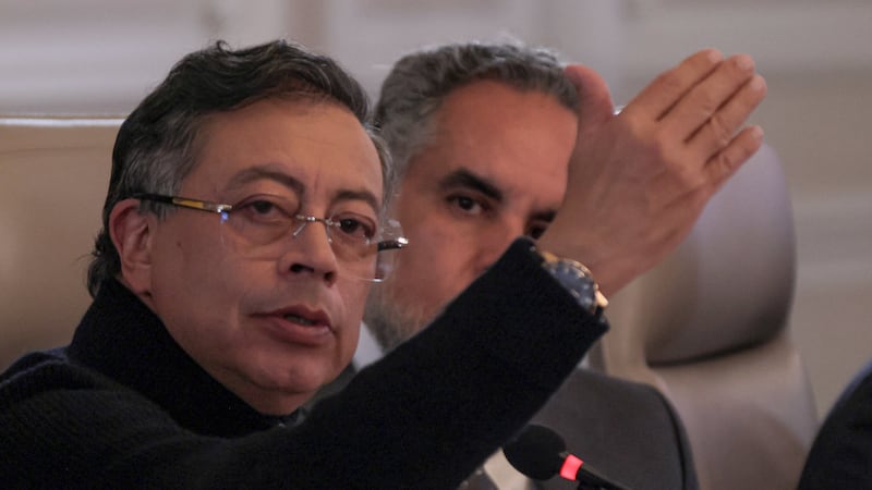 Petro deberá borrar varios mensajes en sus redes sociales y retractarse por llamar “bandido” a exgerente de EPS