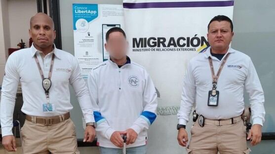 Extranjero inadmitido en Medellín por alerta de agresor sexual