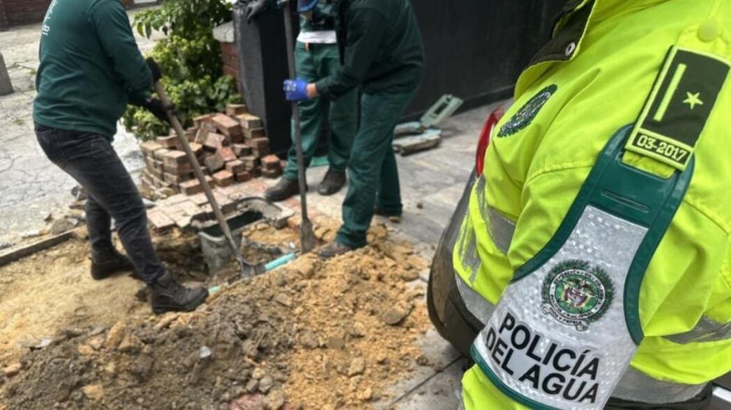 Conexiones ilegales de agua en Bogotá.