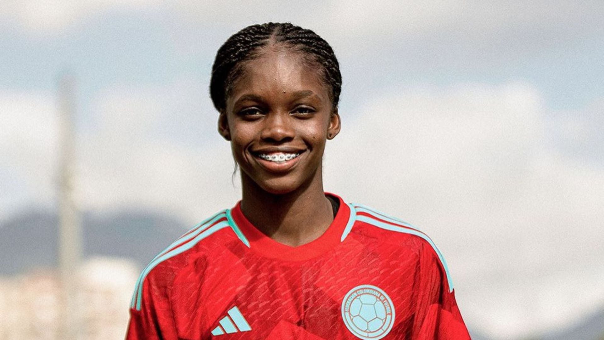 Linda Caicedo lució la nueva camiseta de la SeleccIón Colombia