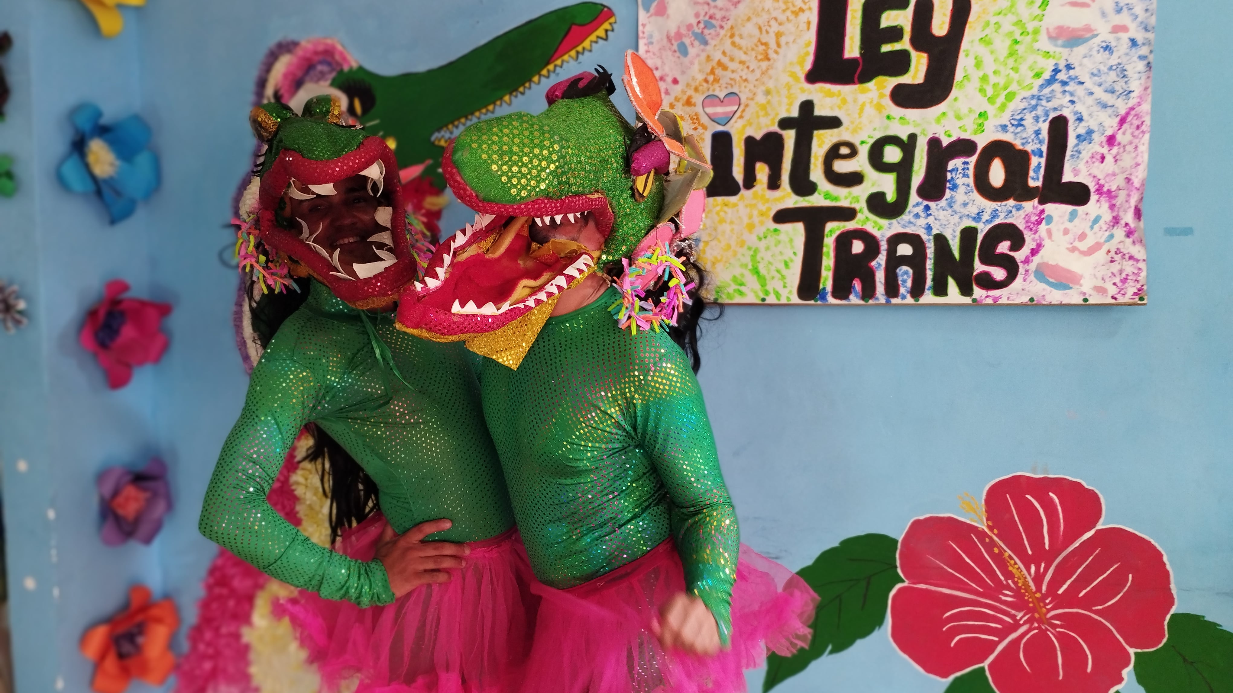 Integrantes de la comparsa Las Caimanas de Ciénaga, Magdalena.