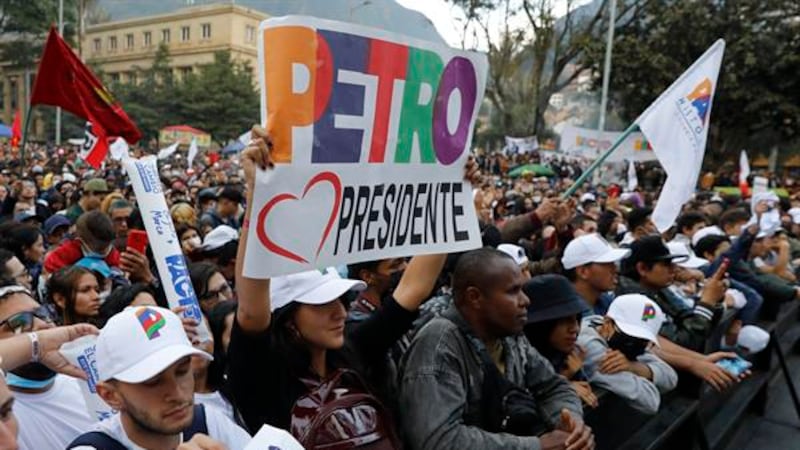 Funcionarios de la Fiscalía llegaron a sede del Pacto Histórico para inspeccionar financiación de campaña