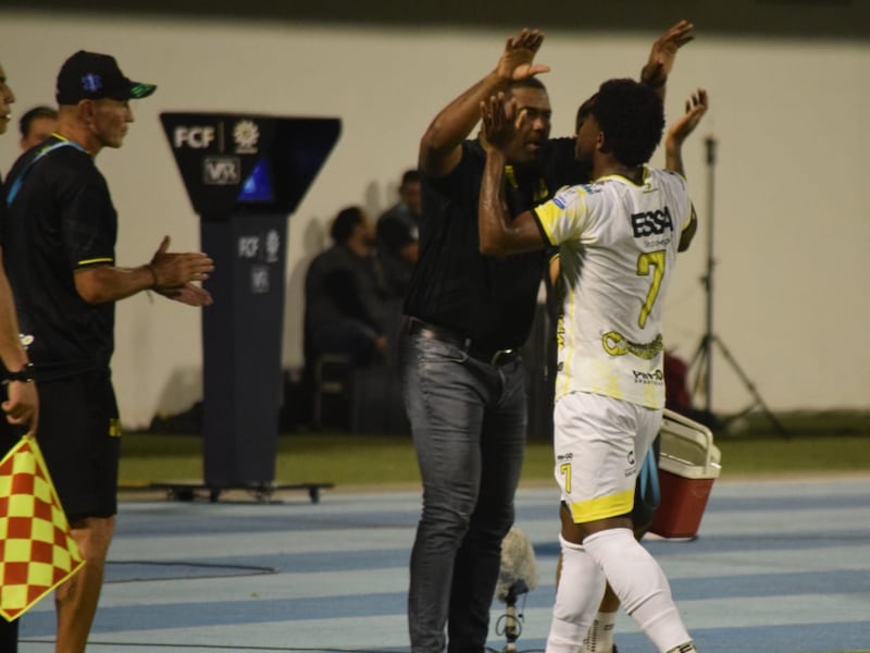 Entre lágrimas, jugador de Alianza se quebró en vivo y dedicó gol a su abuela