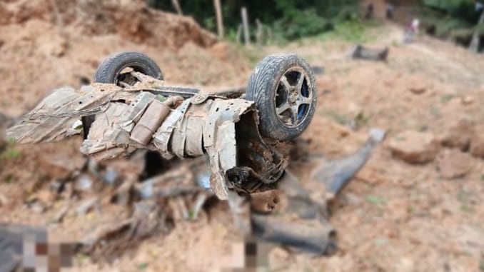 Foto del área del atentado con explosivos en zona rural de Pailitas, Cesar deja dos civiles muertos: un padre y su hijo.