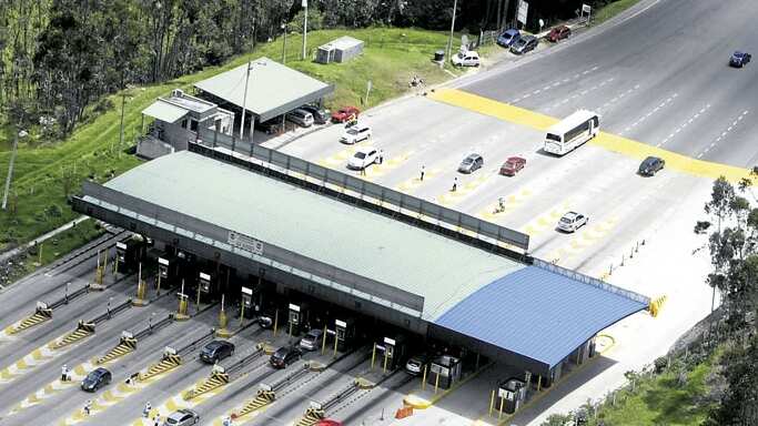 La aplicación se usa para pagar peajes y parqueaderos