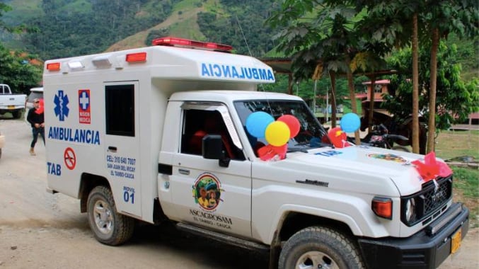 Las disidencias de las Farc habrían regalado ambulancia e inaugurado centro médico en el Cauca.