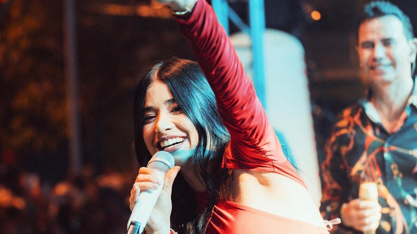 Las comparaciones entre el padre de Jenny Rivera y Jhonny Rivera predominaron en el post de la cantante.