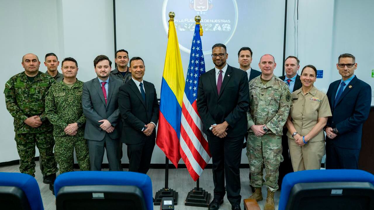 Colombia y EE. UU. intercambian información para proteger a comunidades de la amenaza de estructuras criminales
