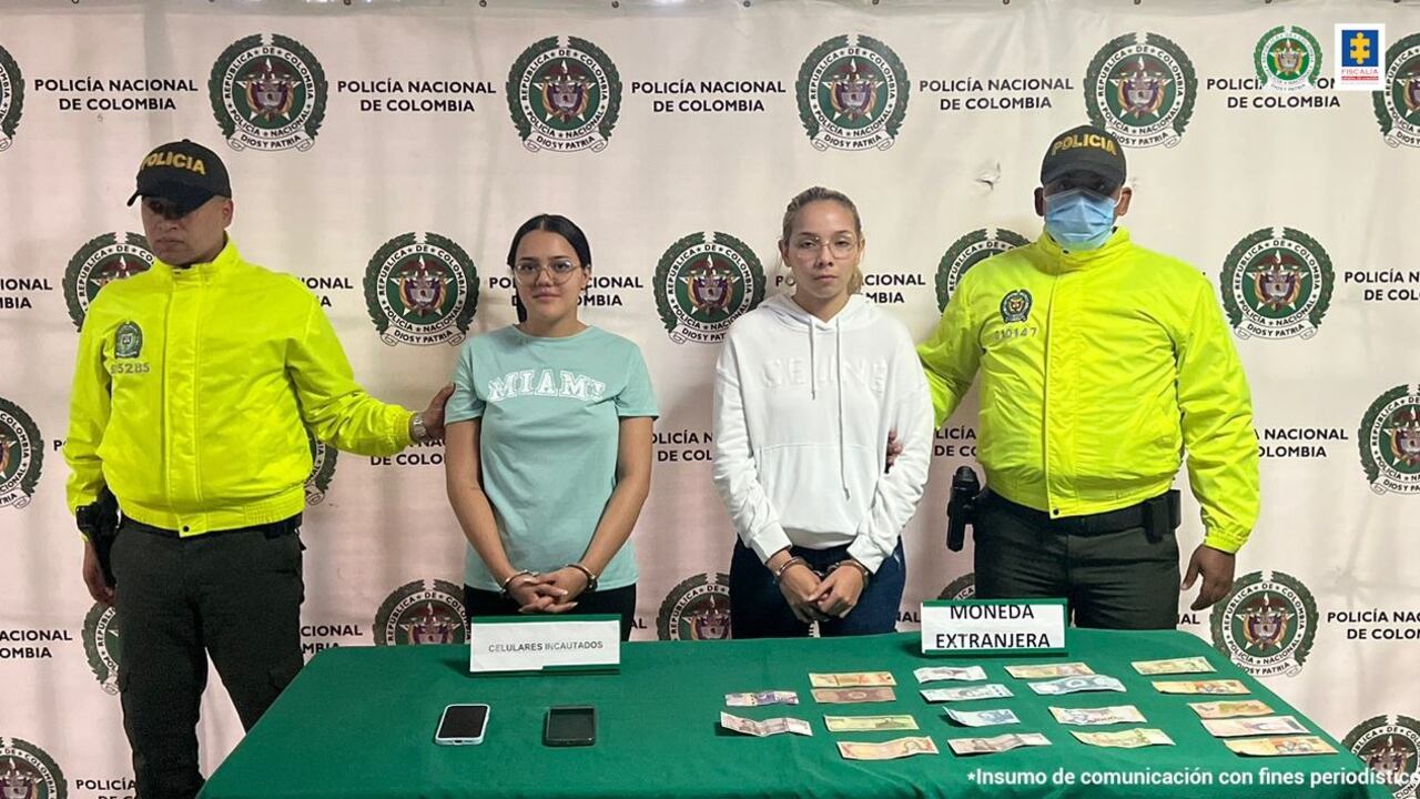 Capturan a dos mujeres por robo a turistas extranjeros