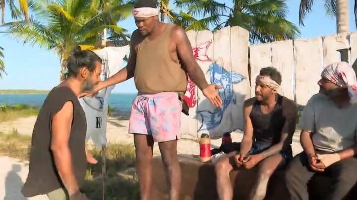 A Eleider Álvarez no le gustó que Juan del Mar se cayera en un juego de La Isla De Los Famosos y sacó lo que tenía por dentro.