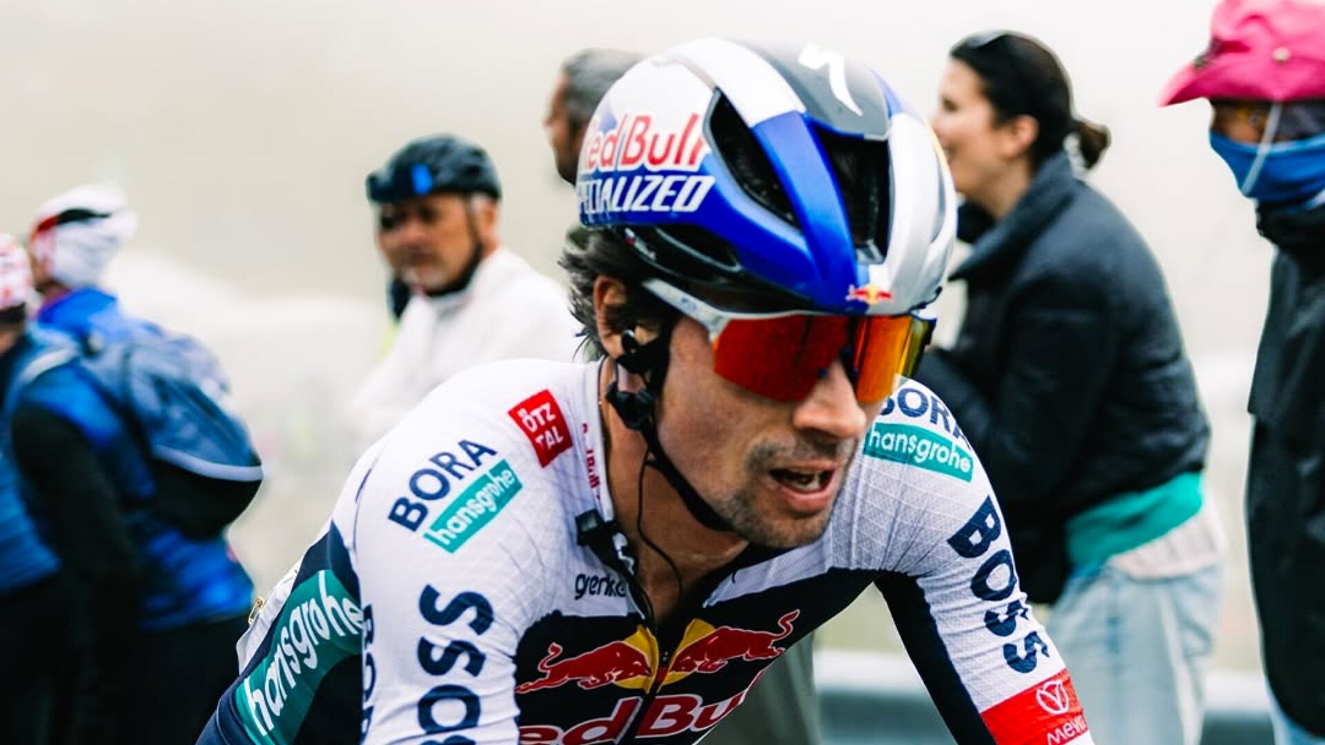 Primož Roglič se cayó en la etapa 16 del Giro de Italia y anunció su retiro