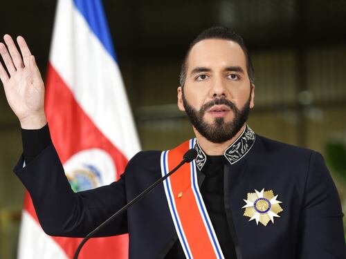 El Parlamento de El Salvador aprueba la reelección indefinida del presidente