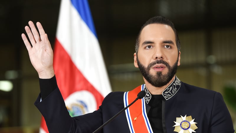 El Parlamento de El Salvador aprueba la reelección indefinida del presidente
