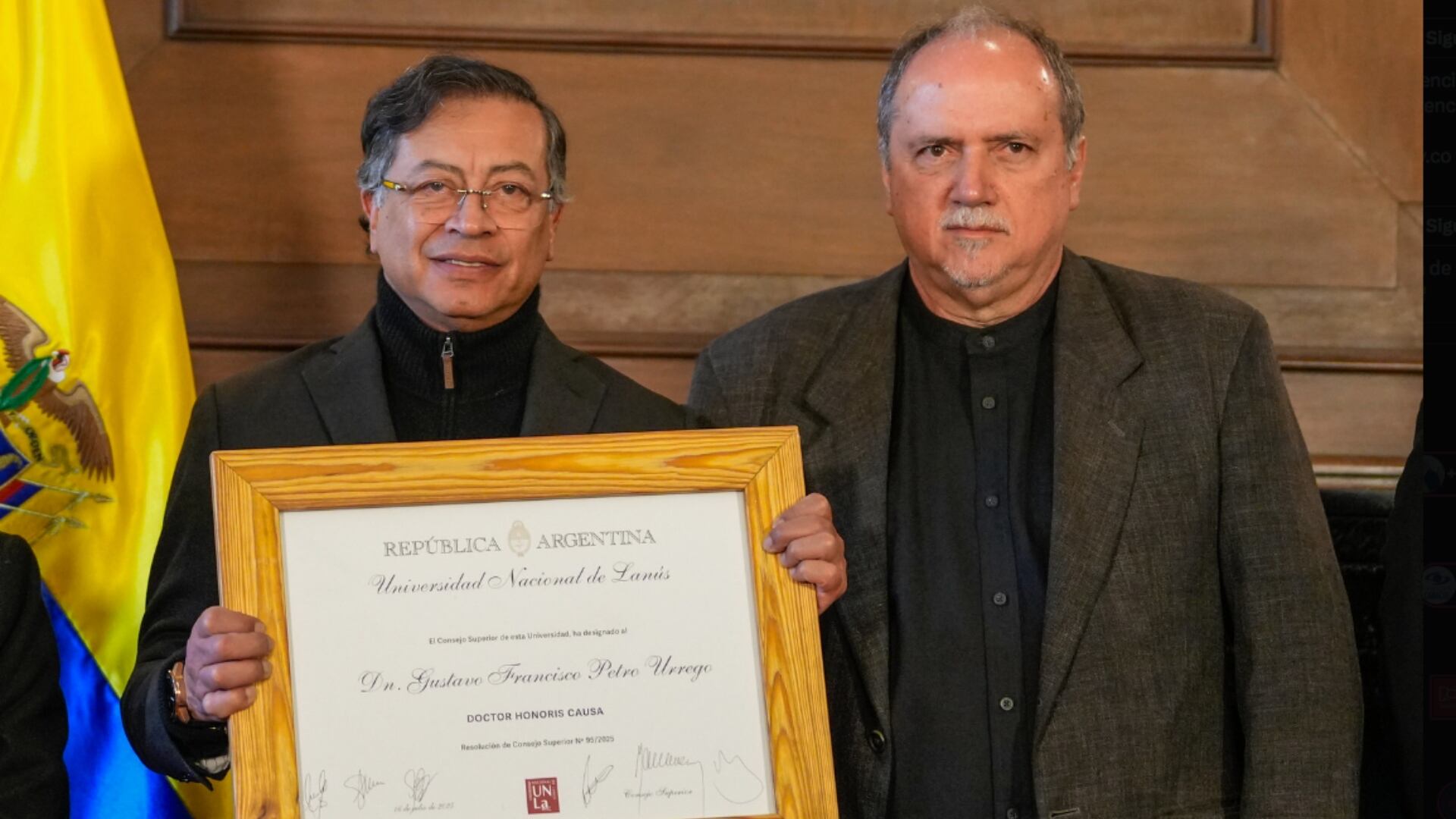 Diploma Honoris Causa a Gustavo Petro de la Universidad Nacional de Lanús.