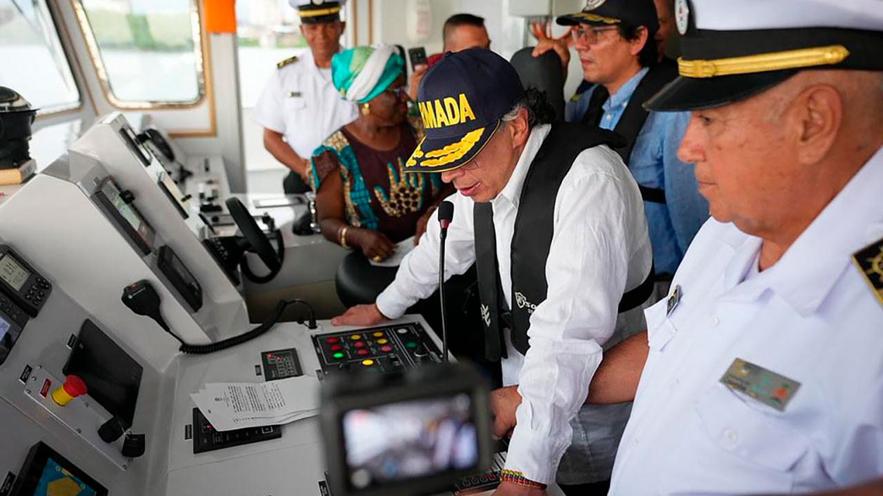 ‘Este buque hospital representa nuestro mayor esfuerzo para el Pacífico’: presidente Petro en el bautizo del Benkos Biohó
