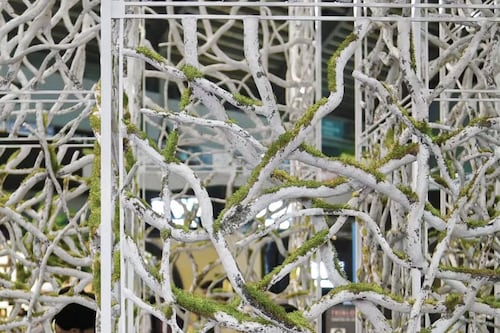 Papel reciclado se convierte en arquitectura viva