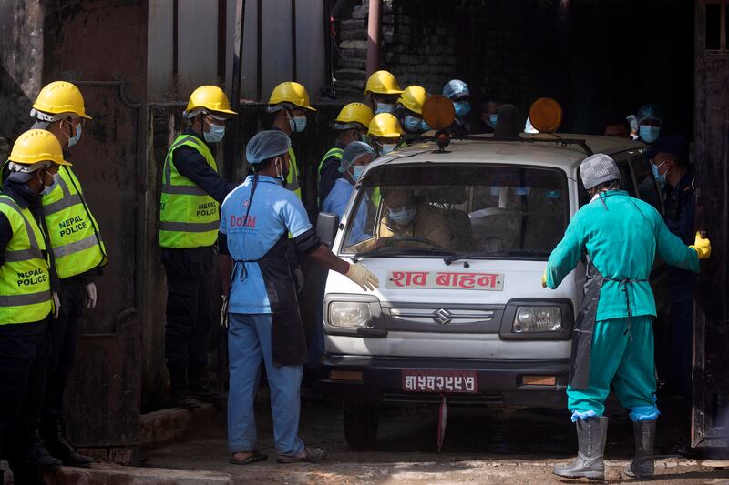 Accidente aéreo en Pokhara: traslado de los cuerpos a Katmandú para la autopsia