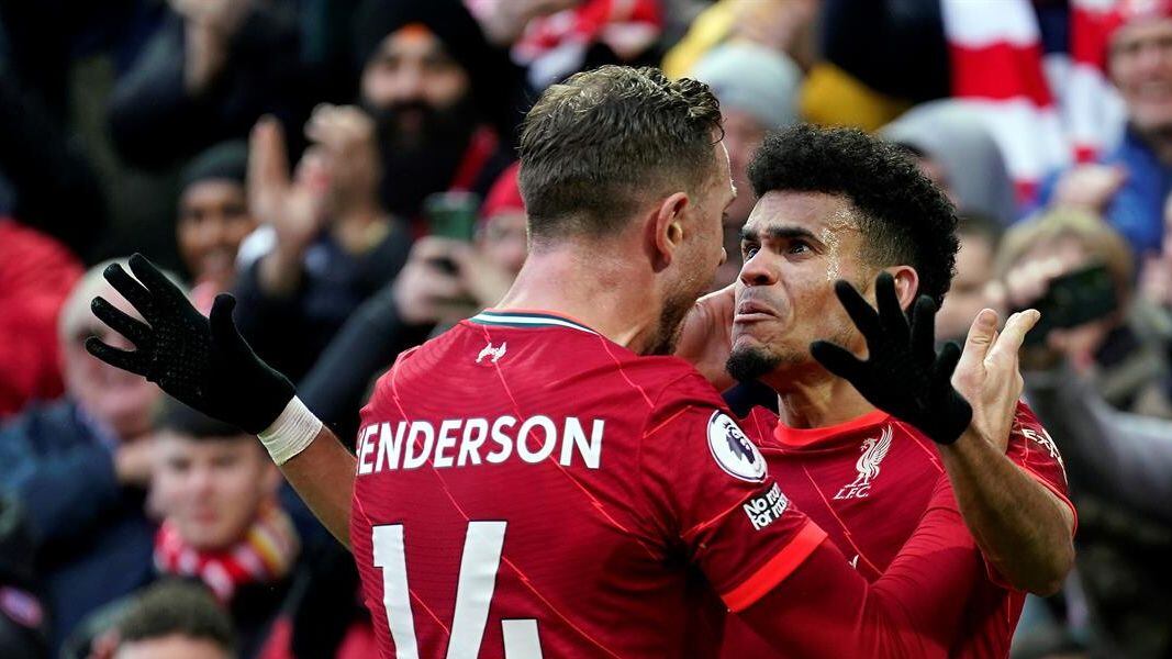 ¡Lucho cautiva a todos! Jugadores de Liverpool dedican mensajes a Díaz