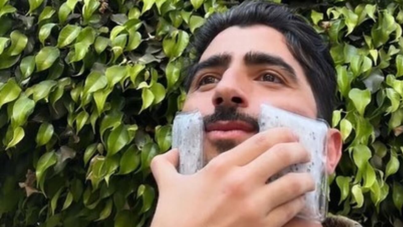 El hombre decidió ser precavido antes de que le prohibieran hablar tras sacarle las muelas del juicio y dejó grabaciones para pasárselas a sus amigos.