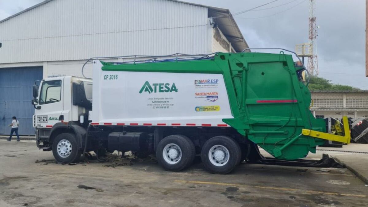 Foto Murió trabajador de empresa de aseo tras ser arrollado por carro de la misma compañía.