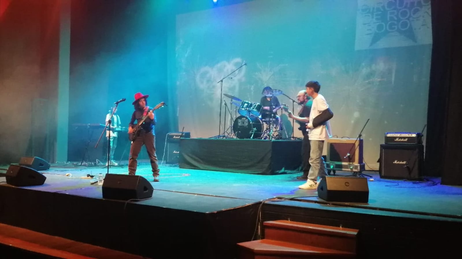Eclipse, banda de la Fundación Inti Huasi Casa del Sol, es el segundo finalista del Festival Intercolegiado de Rock que se realiza en el Teatro Libre de Chapinero