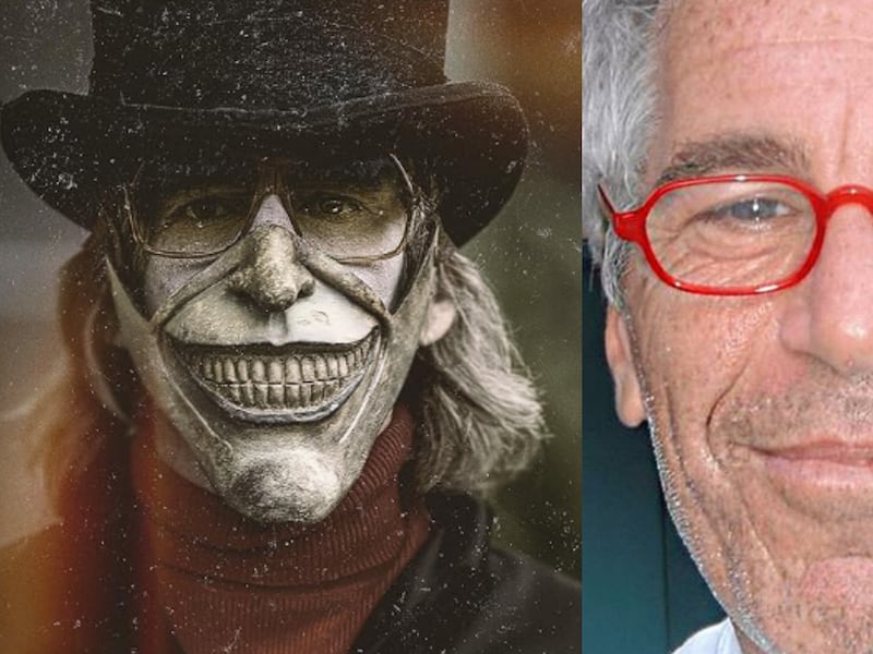 El inquietante parecido de Jeffrey Epstein con la máscara de la famosa película, Teléfono Negro