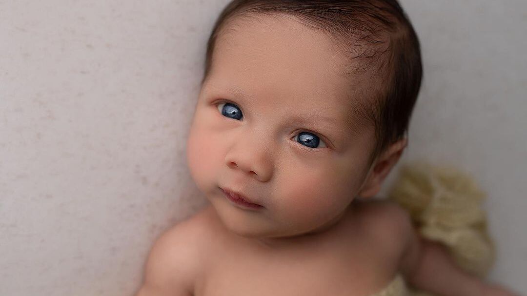 Hace pocas el rostro del hijo de Luisa Fernanda W y Pipe bueno se pudo apreciar mejor en lo que son las fotografías de presentación al público.