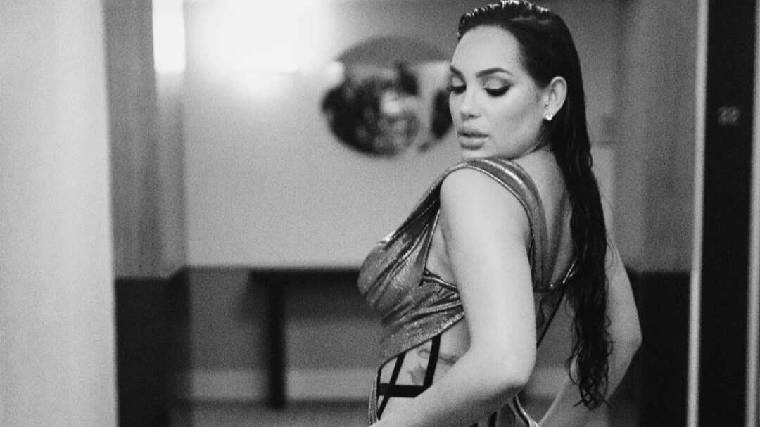 Andrea Valdiri recurrió a Diomedes Díaz para responder al hate que recibió por sus más recientes fotografías.