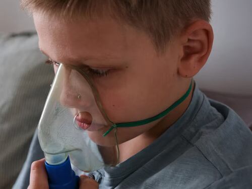 ¿Qué son las Infecciones Respiratorias Agudas y por qué afectan especialmente a niños y adultos mayores en Colombia?