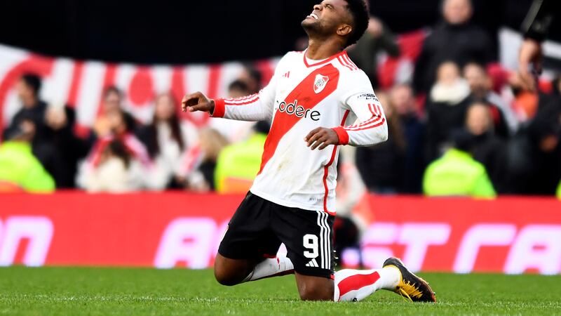 “Le pegas a tu hijo”, jugador de Boca trató de maltratador a Miguel Ángel Borja luego del gol de River