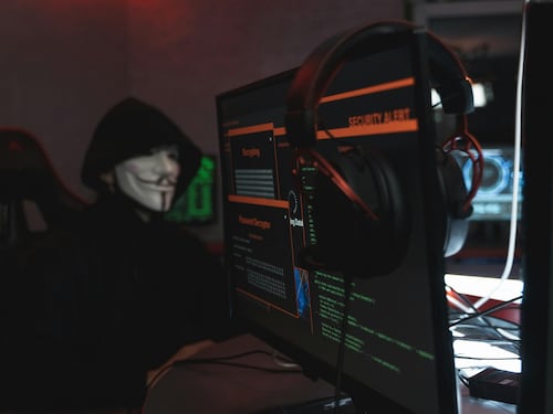 Alarmante el aumento de fraudes online impulsados por IA en la temporada decembrina