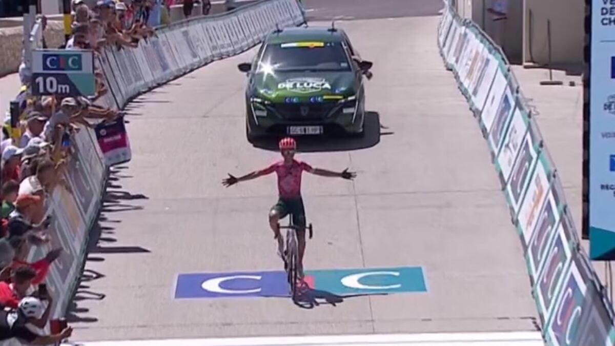 Esteban Chaves volvió a brillar y redondeó el 1-2 para su equipo en Mont Ventoux