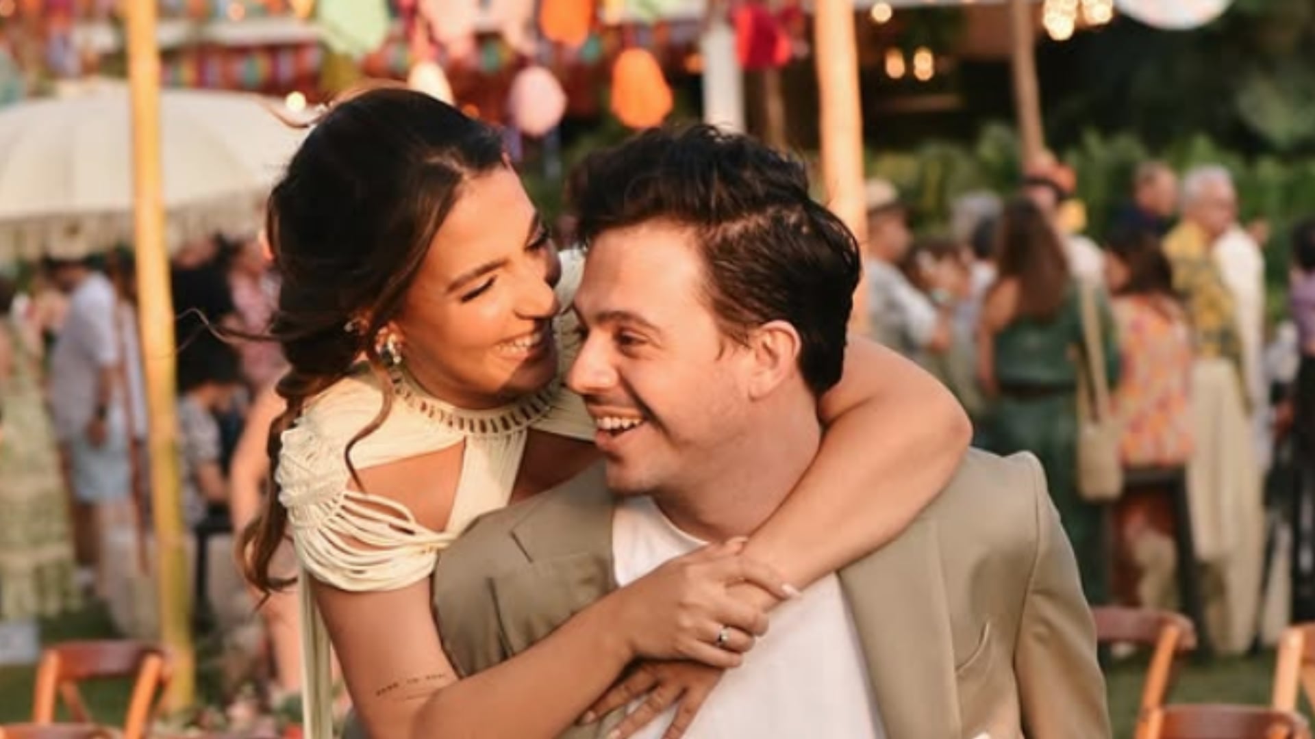 Roberto Cardona y su esposa