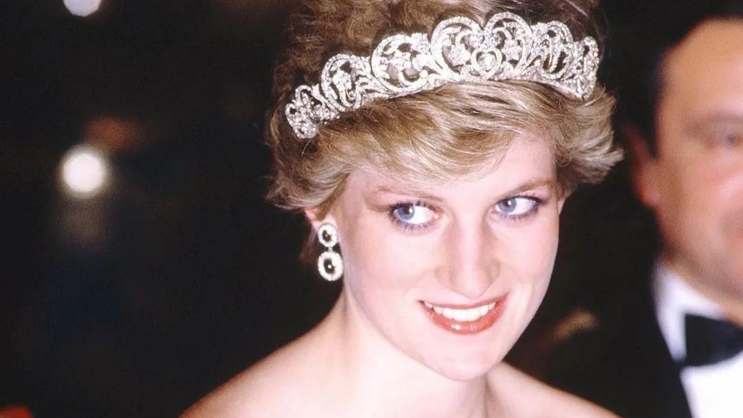 Según el vidente colombiano la princesa Lady Di llora desde la muerte la coronación de Camila y envió un mensaje sobre su supuesta reencarnación.