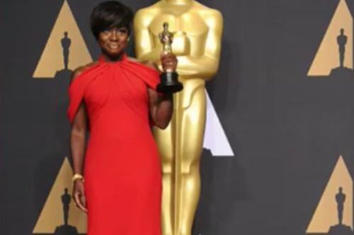 ¿Quiénes fueron las mejores y peores vestidas de los Oscars 2017?