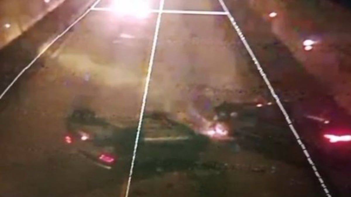 Foto cierre de la vía al Llano por accidente en un túnel: gran trancón en sentido Bogotá - Villavicencio.