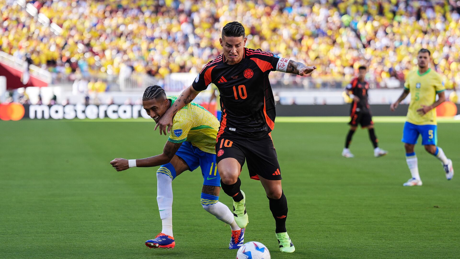 Brasil aprovechó la fórmula James Rodríguez y le metió un golazo a Colombia