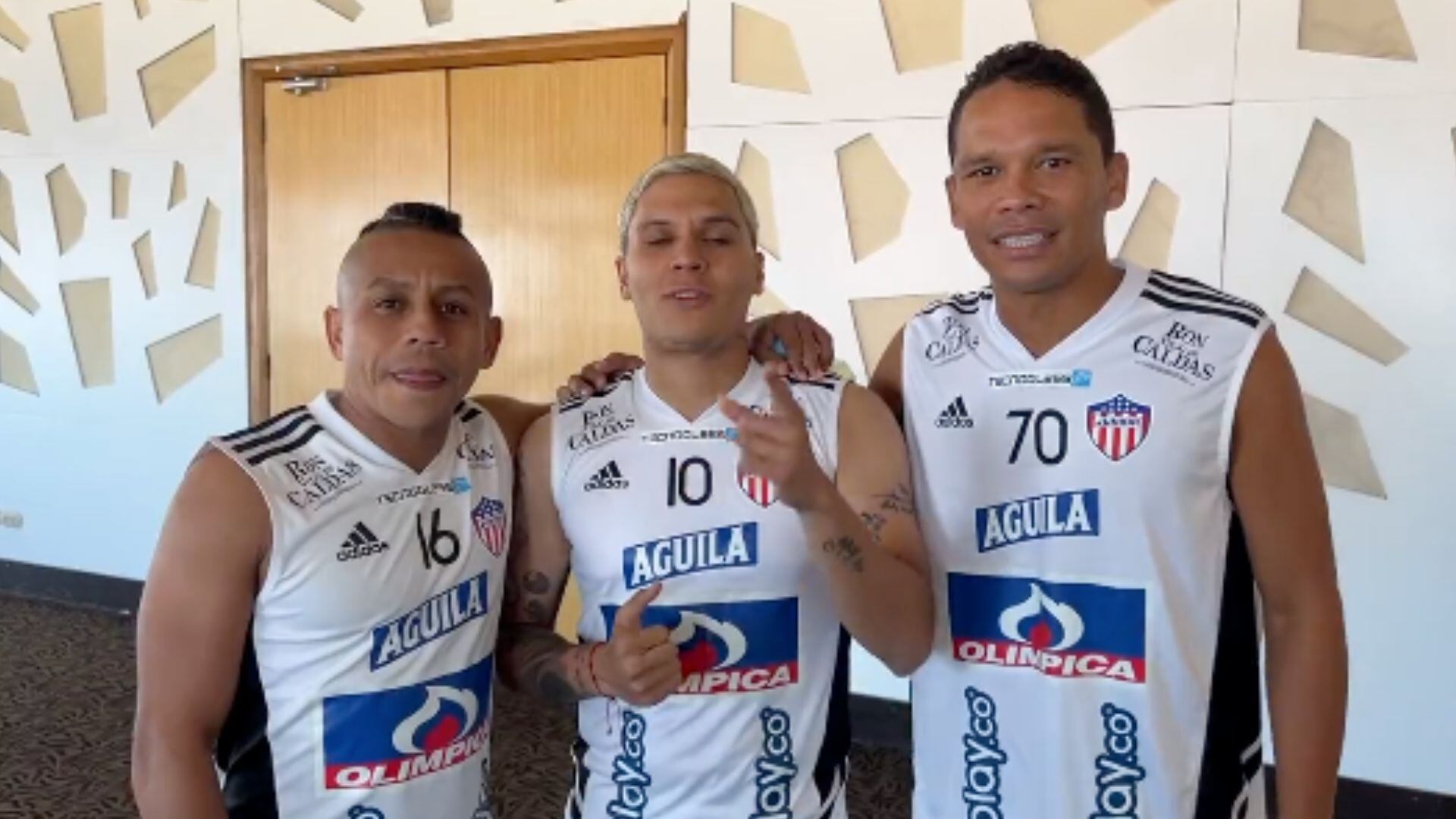 Jugador del Junior es motivo de burlas por una particular foto de Diomedes Díaz.