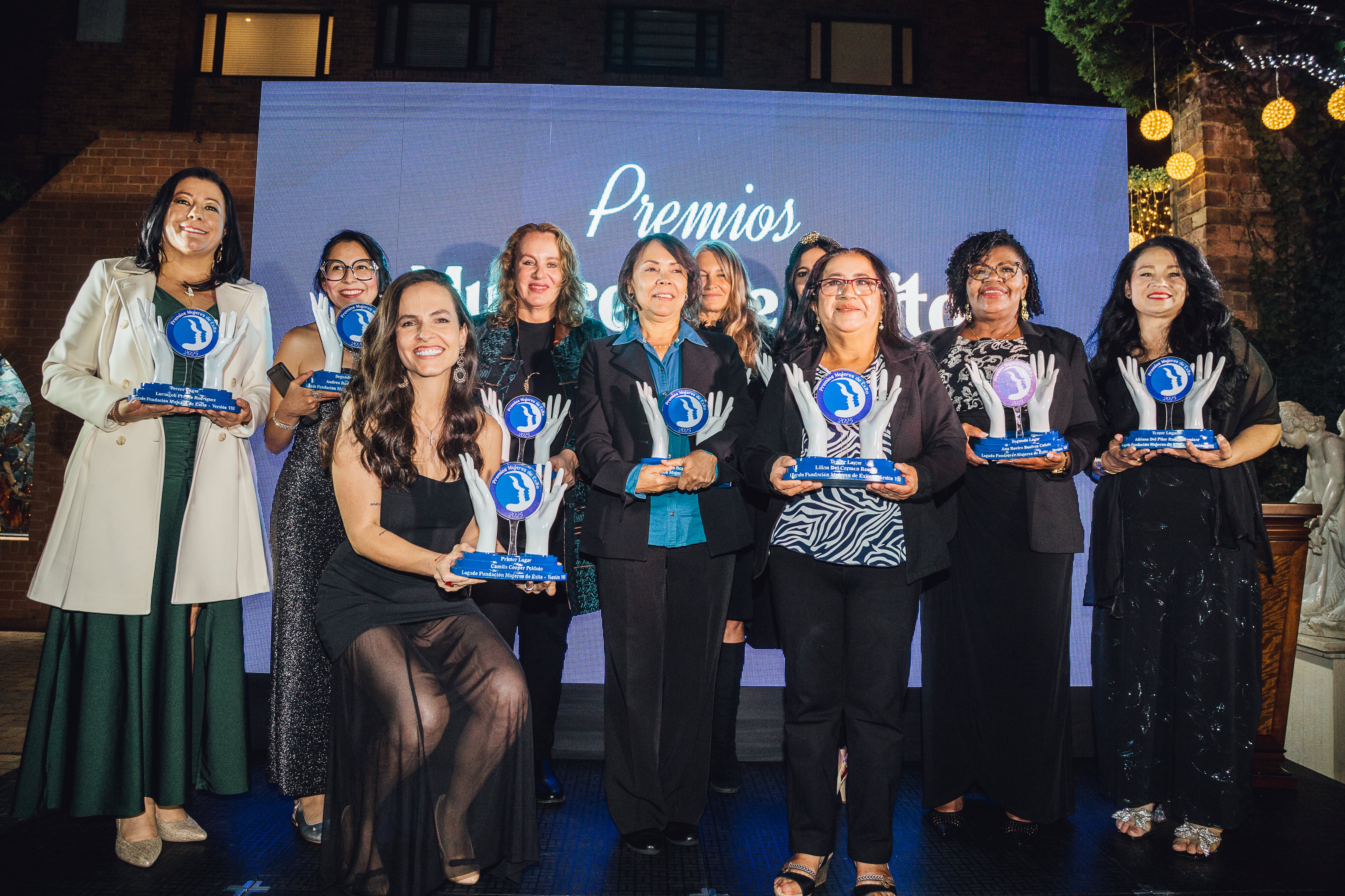 Premios Mujeres de Éxito reconocen a líderes que persisten y transforman realidades