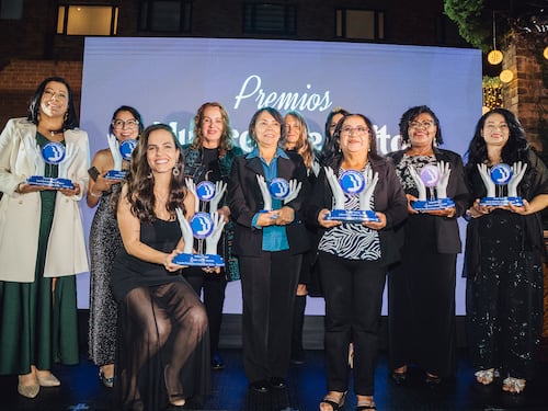 Premios Mujeres de Éxito celebran su octava edición reconociendo a 12 líderes que han sostenido su impacto durante años