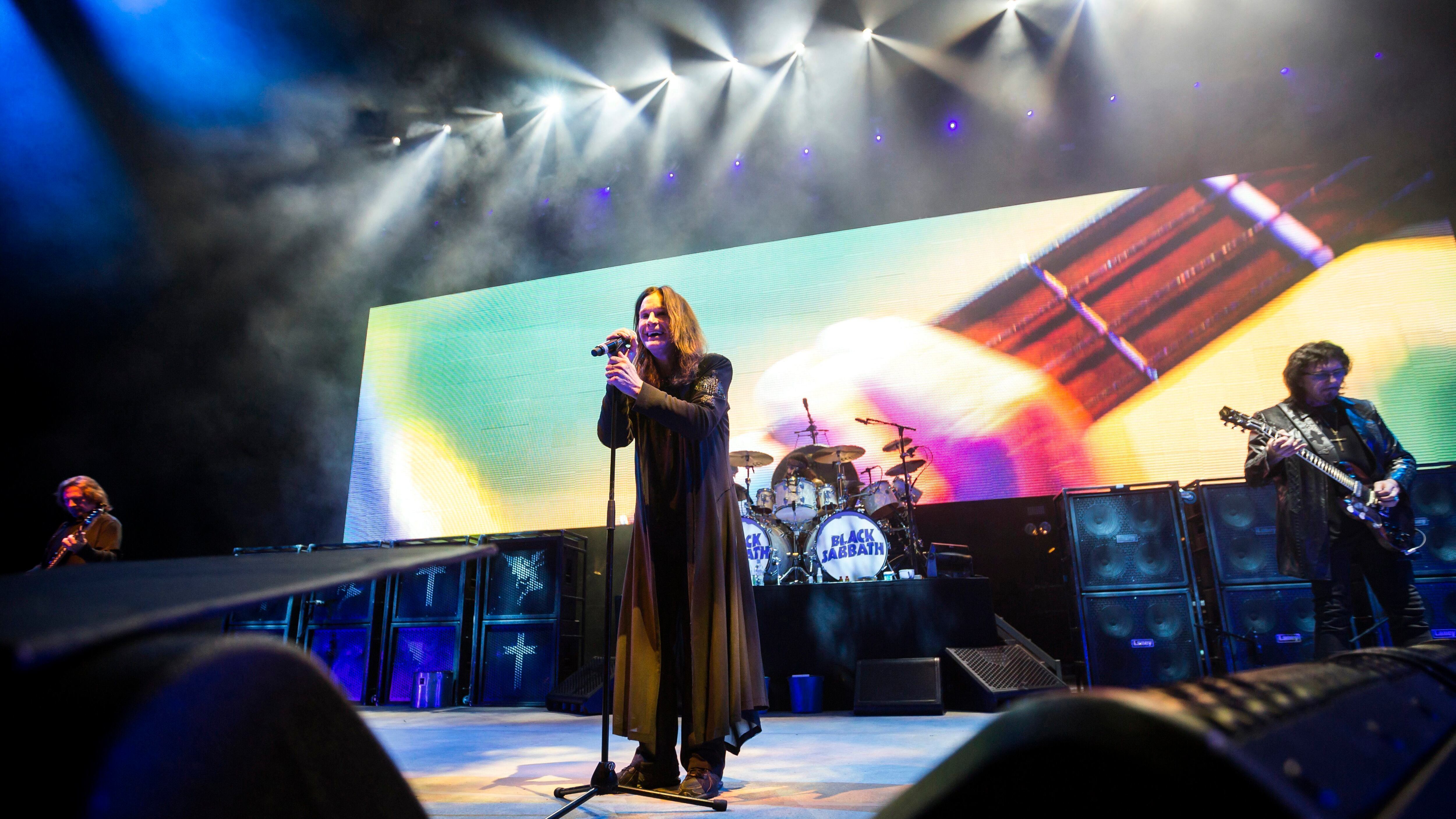 El cantante se despedirá entre grandes amigos