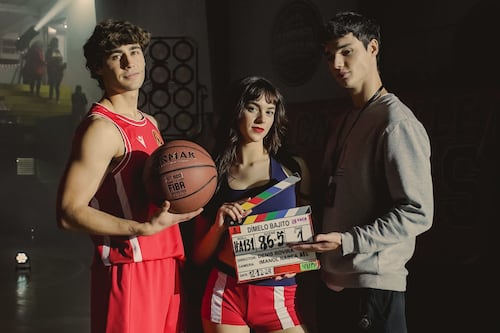 Susurros, secretos y amor: Una charla con los protagonistas de Dímelo bajito que llega a Prime Video