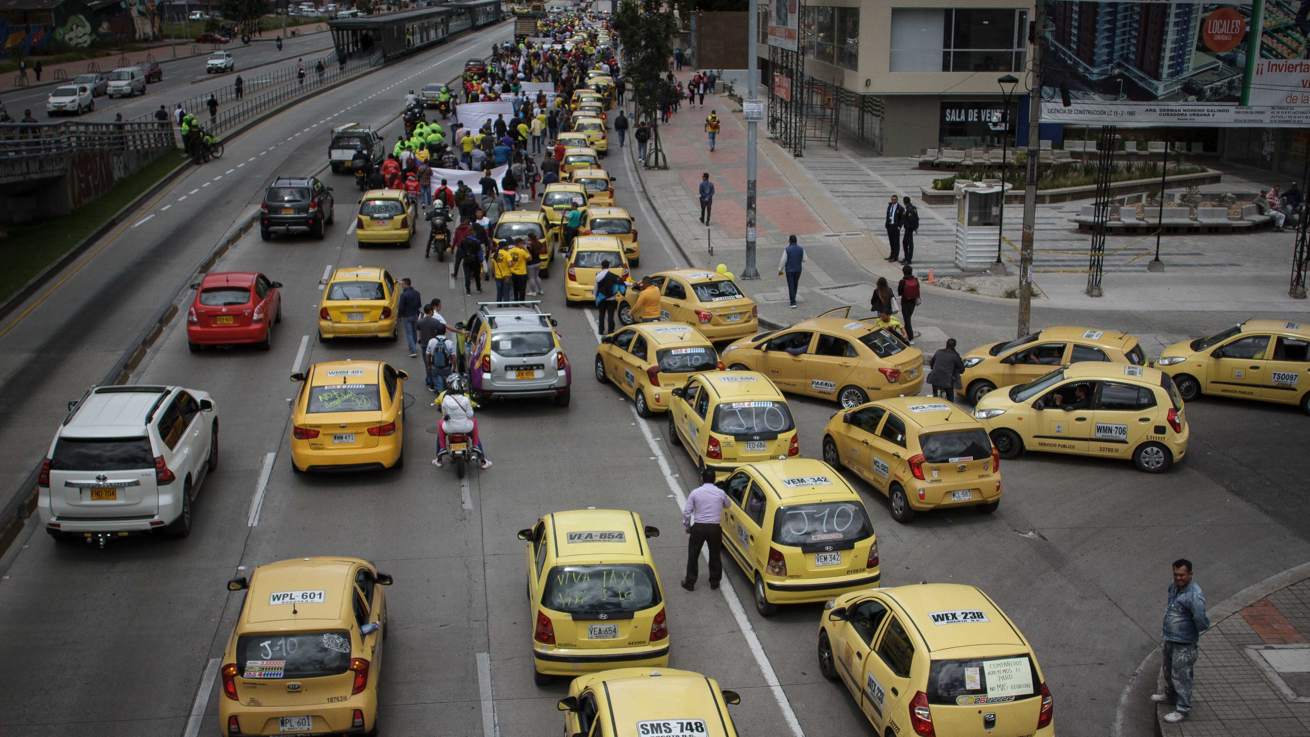 Paro de taxistas convocado en julio del 2019 en Bogotá.