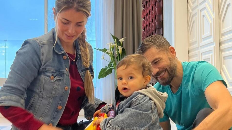 Para Josse Narváez y Cristina Hurtado era más que importante saber con quién se divertiría más Mateo y lo demostraron en un divertido video.