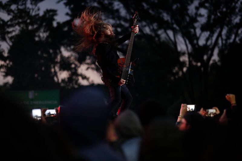 Epica, de Países Bajos, durante su presentación en Rock al Parque 2022.