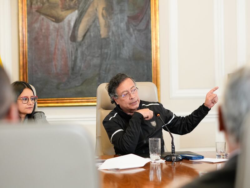 ¿Puede Petro seguir hablando en cadena nacional? Consejo de Estado aclara los límites de las alocuciones presidenciales