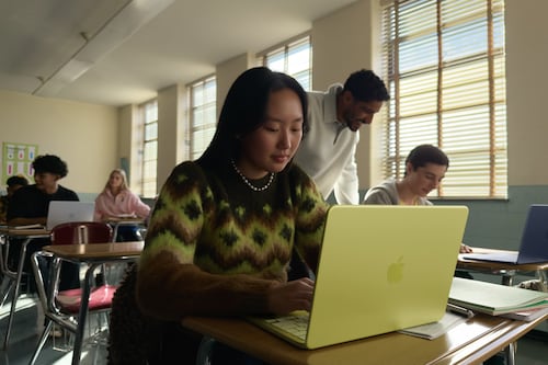 Con nuevo lanzamiento Apple apuesta por un portátil más económico: Dígale ‘hola’ a su primer computador de la marca