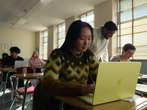 Con nuevo lanzamiento Apple apuesta por un portátil más económico: Dígale ‘hola’ a su primer computador de la marca